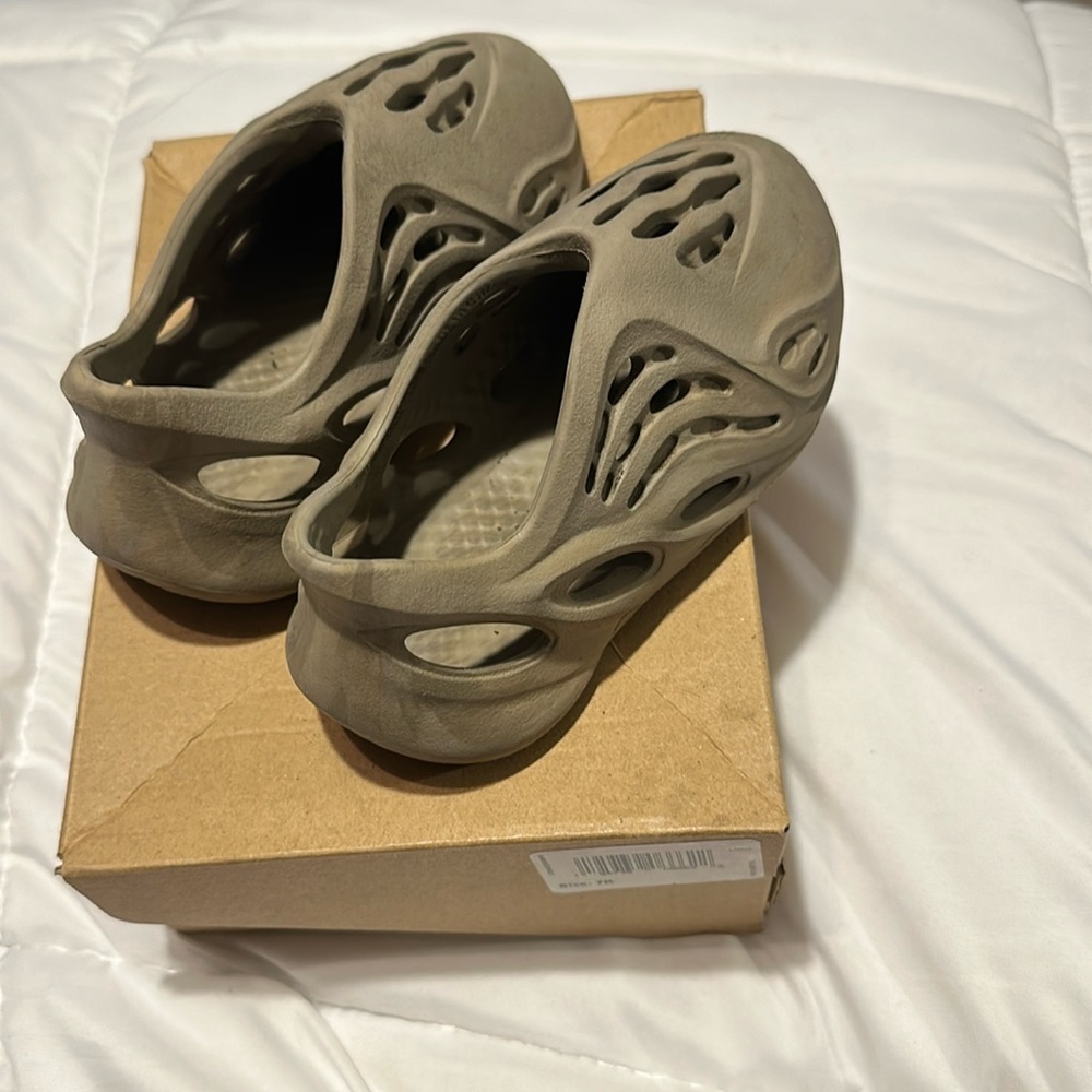 Yeezy foam runner infants